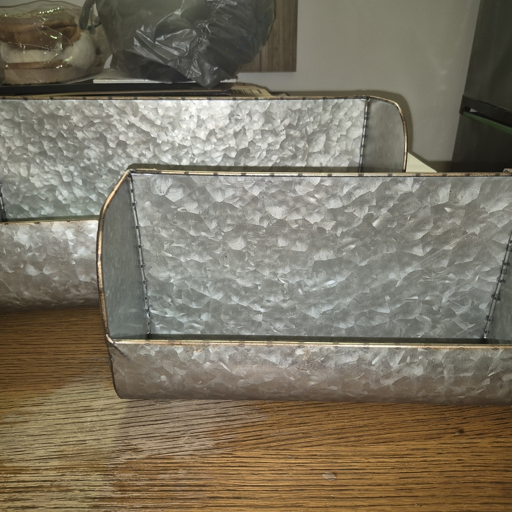 Signature Homestyle Silver Metal Organizer